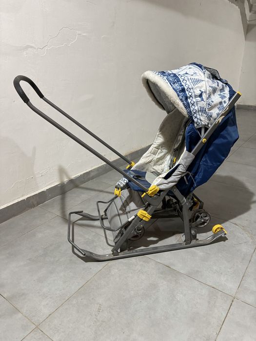 Продаются зимние санки с колесиками