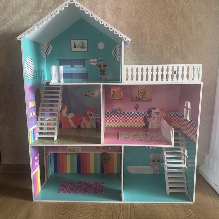 Детский домик с мебелью