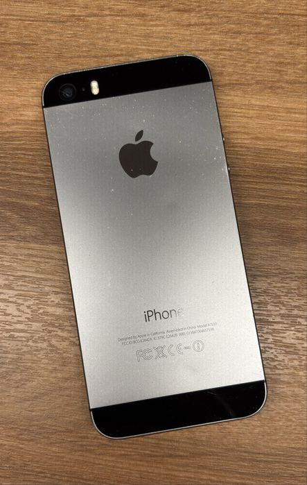 Телефон iPhone 5s