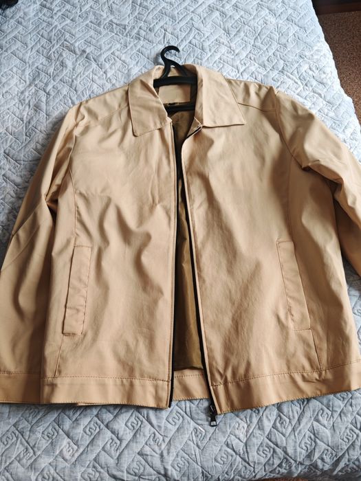 Продам ветровку новая