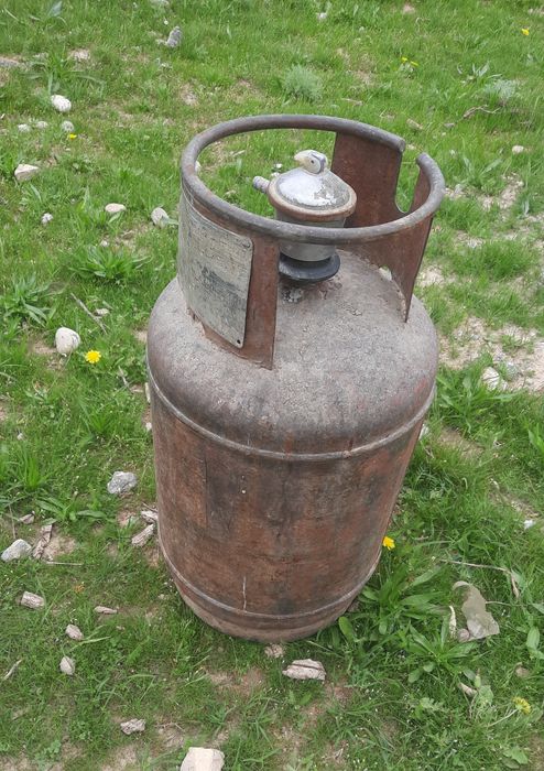 Газ балон б/у.   ..
