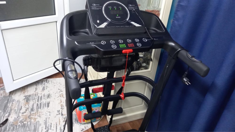 Продам беговую дорожку срочно