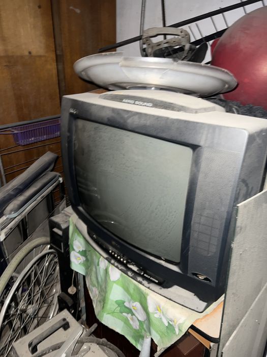 Морозильник + телевизор