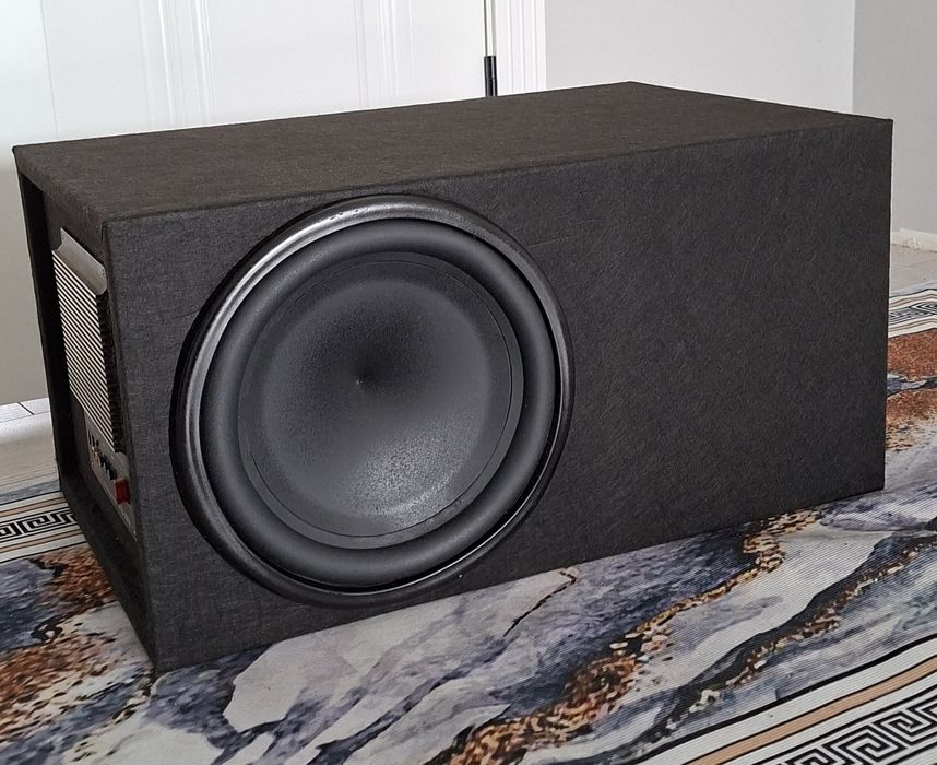 Продам сабвуфер12 дюйм Элемент 5  с усилком долбит отлично