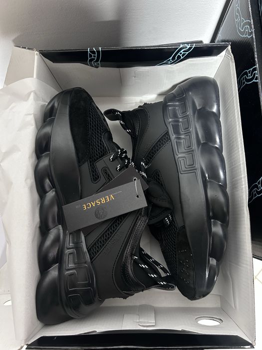 Versace chain reaction