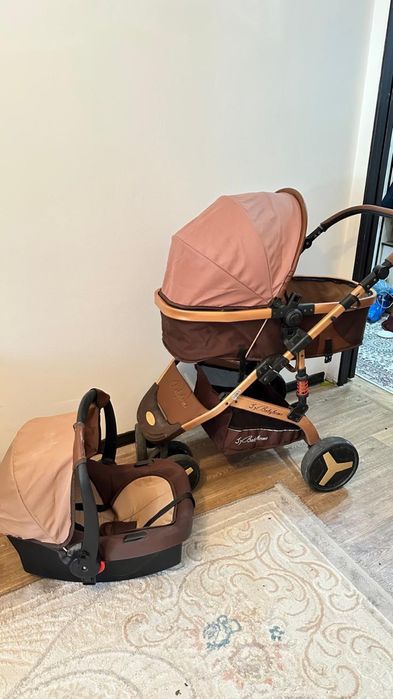 В продаже детская коляска