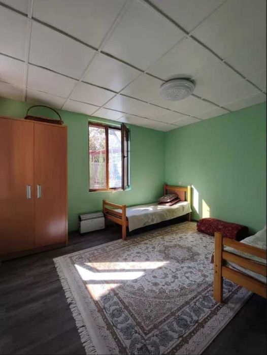 Продается Дача с выходом на речку, в Кибрае на Майском. 6+4 соток