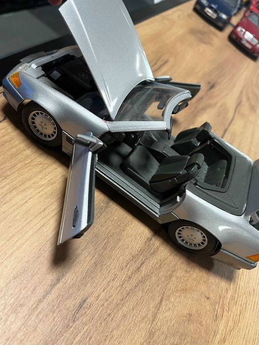 BBURAGO колекционерски модел MERCEDES SL500 ROADSTER 1992г. 1:18
