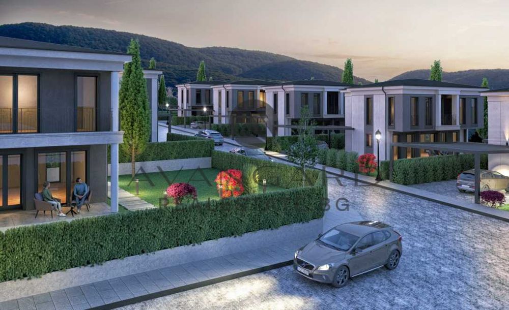 оф.24759 Къща с 200кв.м. двор и 2 паркоместа/ Марково