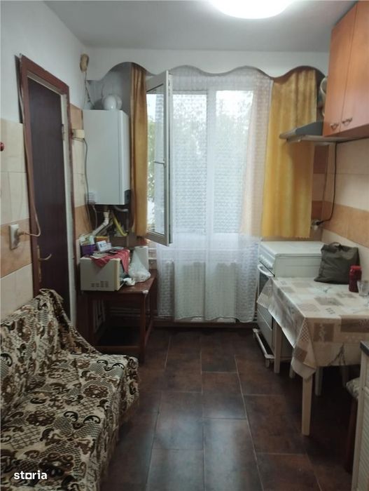 3 camere semidecomandate Republicii