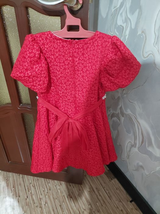 Продам платье для девочки