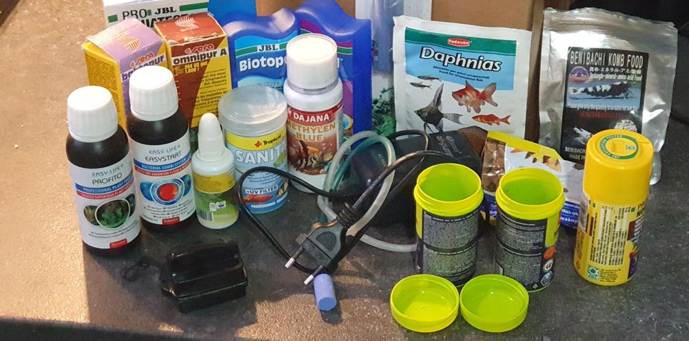 Set Acvariu pești 30l + toate accesorii + animale acvatice