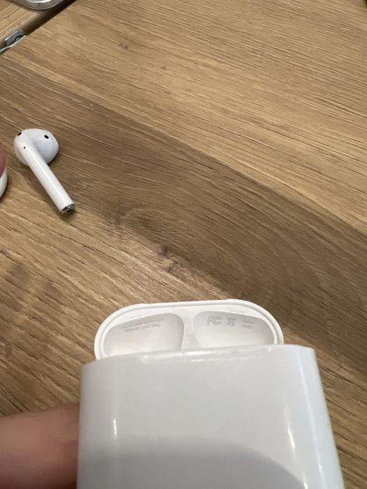 Слушалки AirPods 2