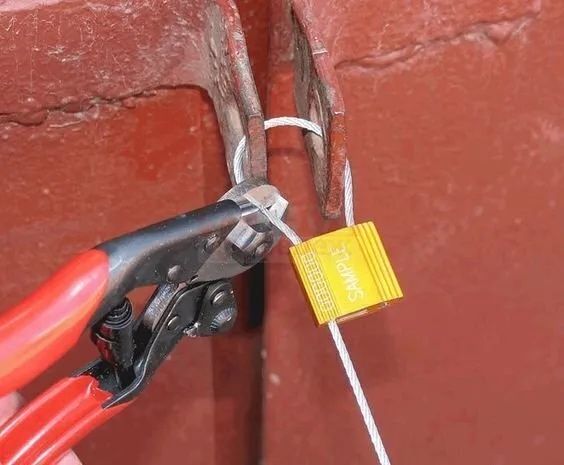 Продам жд пломбы универсальные