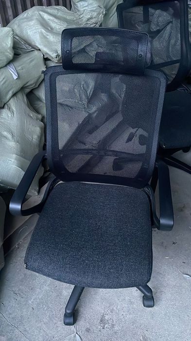 Офисные кресло разные