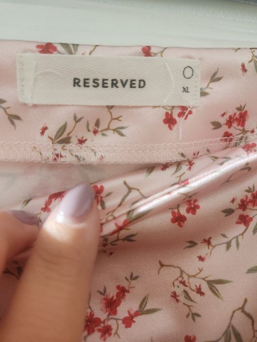 Fusta midi roz Reserved