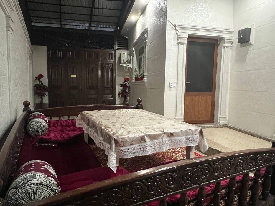 Продается дом 2 сотки в центре города цена 100000