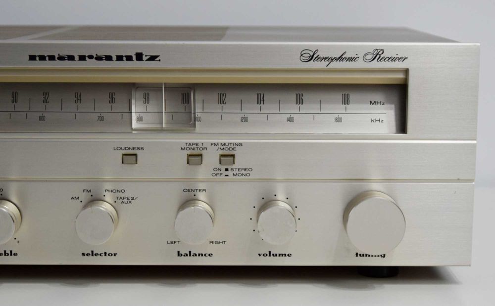 Amplituner Marantz SR-810, amplificator