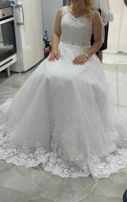 Vând rochie de mireasă
