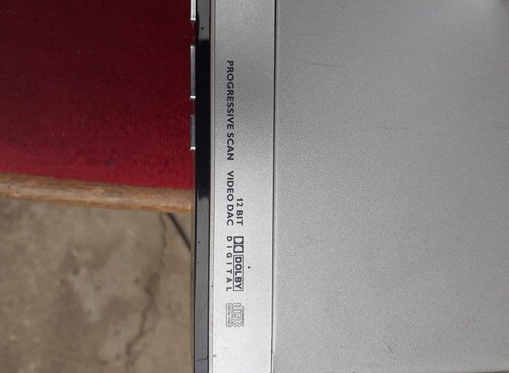 DVD Philips culoare argintiu