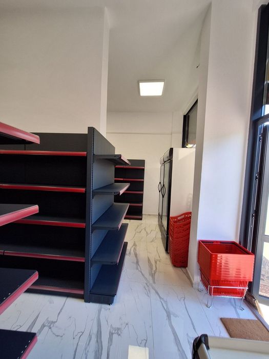 Продавам стелажи за магазин