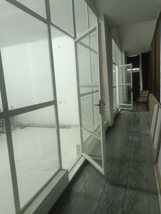 Apteka va klinikaga ijaraga beriladi