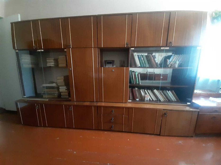 Продам стенку из  2 шкафов
