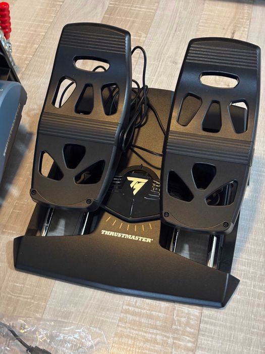 Thrustmaster Airbus Captain Pack + TFRP Rudder