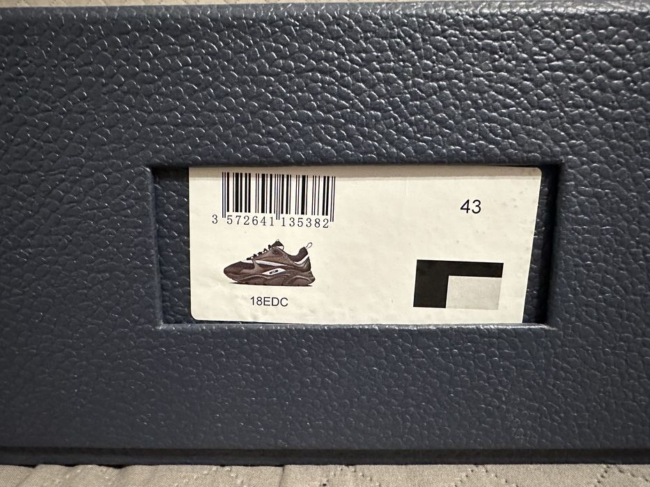 Dior b22 black reflective