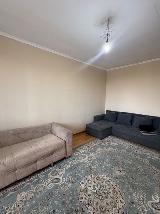 Продам тёмно-синий угловой диван,Срочно!