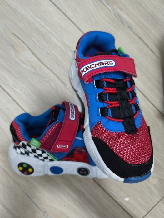 Adidași Skechers mărimea 31 ( 19.5 cm)