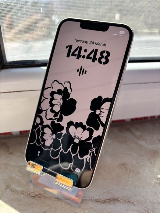 iPhone 13 Starlight