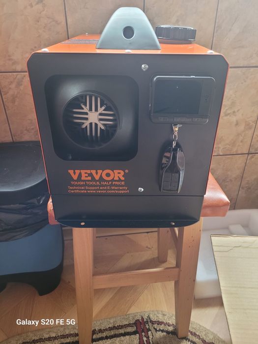 Vand cort, sirocou, masa cu doua banci cu husa