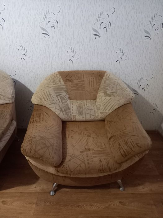 Срочно диван + кресло Потьтков