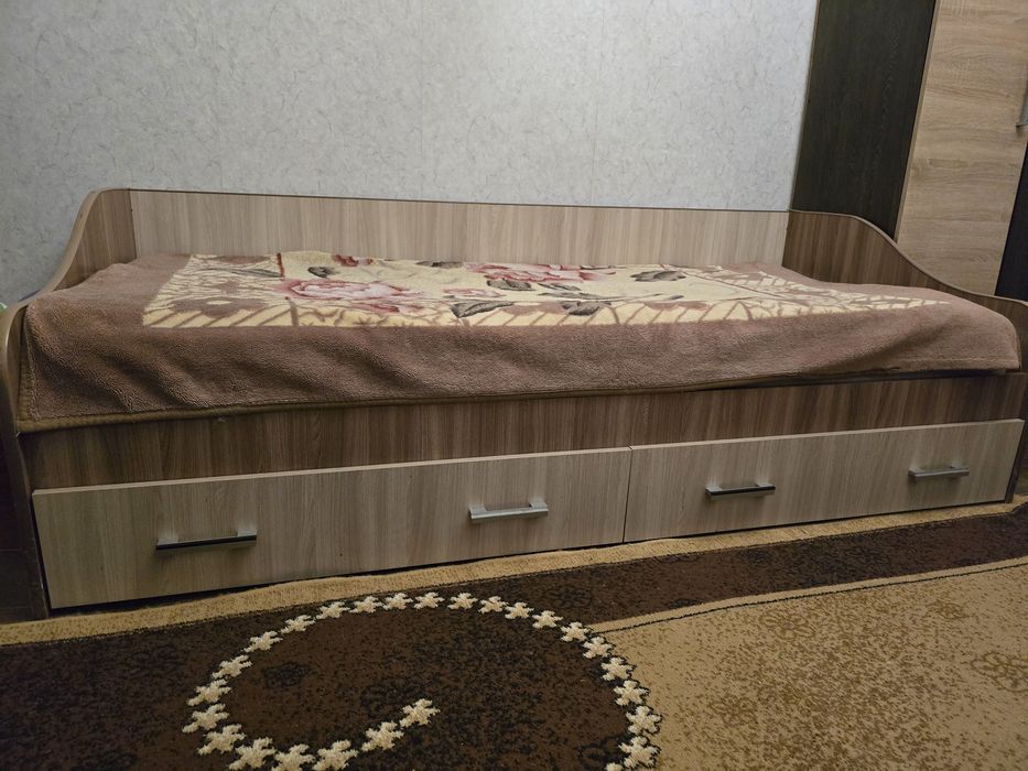Кровать односпальная