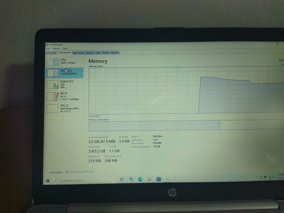 HP Stream 14 cu procesor Intel Celeron N4120.