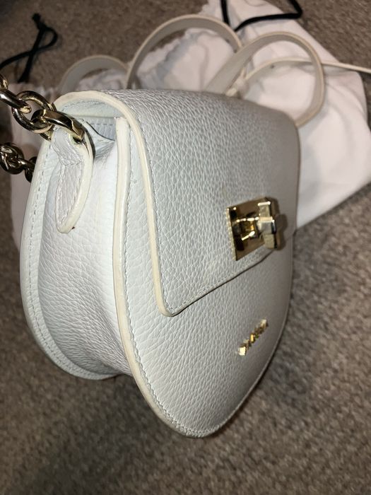 Чанти естествена кожа валентино и черна 20 евро за двете