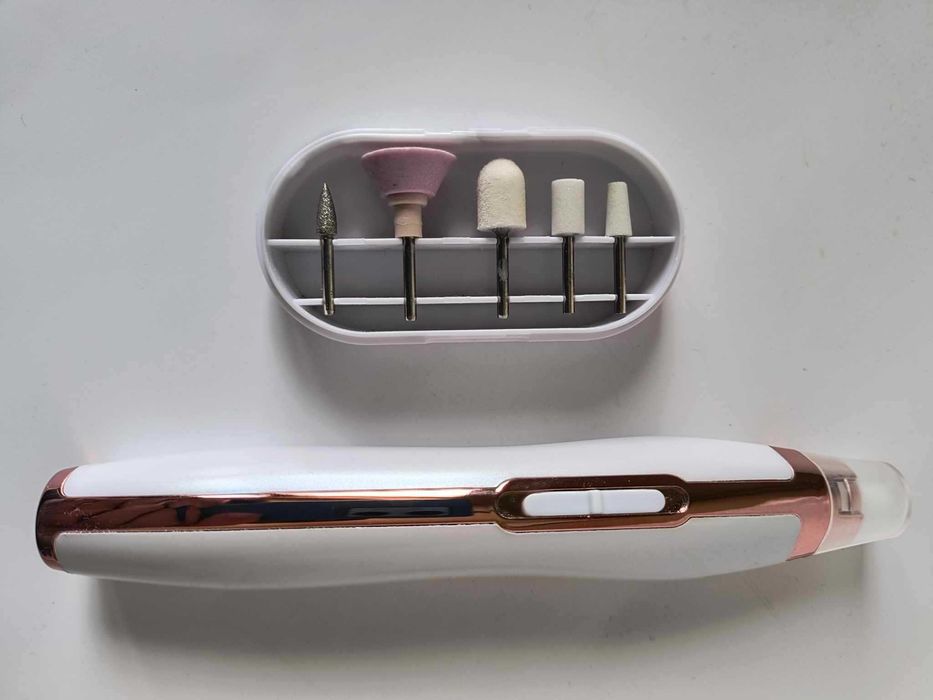 Уред, комплект за маникюр