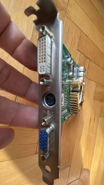 Звуковата карта поддържа 5.1 звук