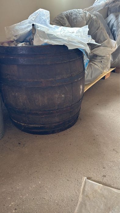 Butoi din lemn 140 l