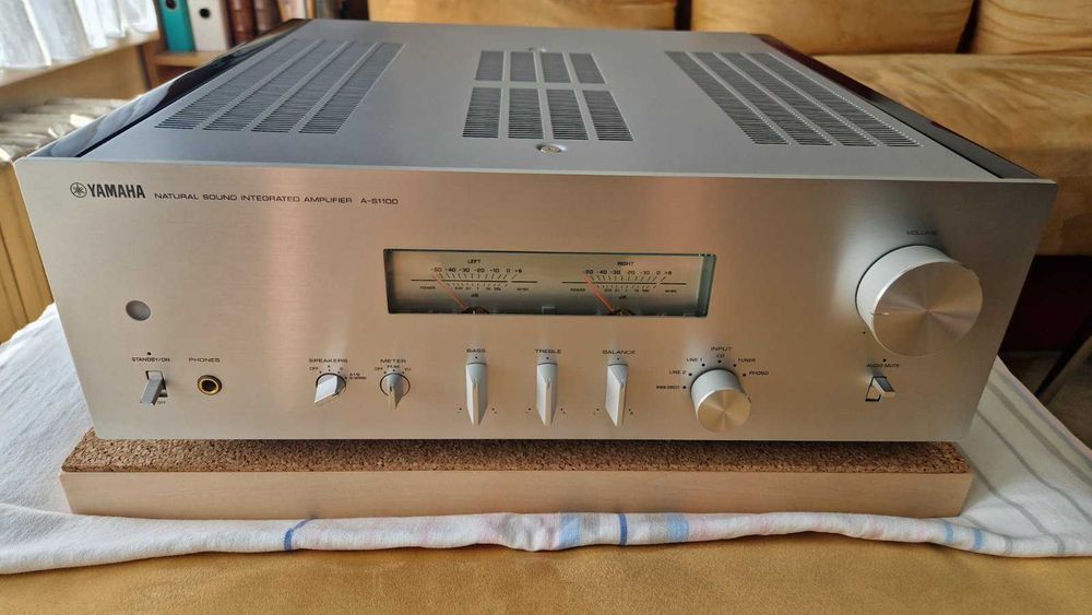 Yamaha A-S1100 amplifier