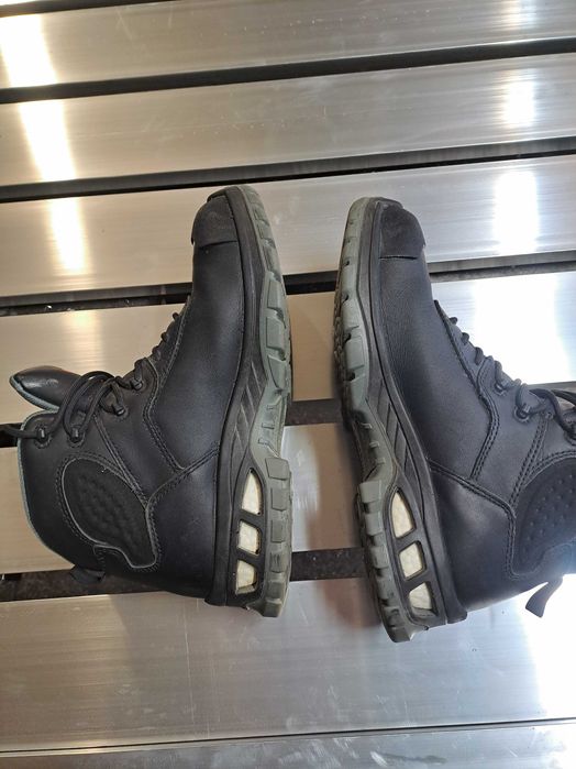 Bocanci protecție mascot