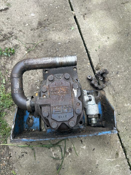 Pompa hidraulica incarcator frontal ford