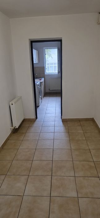 Inchiriez apartanent 2 camere decomandat