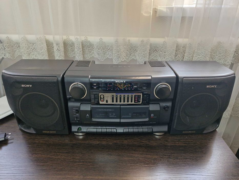 Продам. Магнитофон. Soni. Рабочий