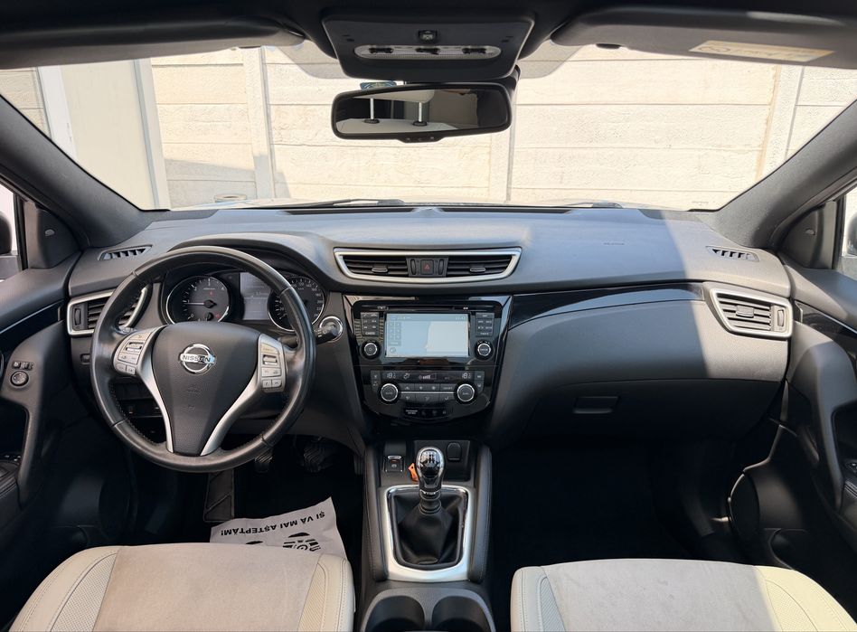 Nissan Qashqai Tekna 2015 1.5dCI 110CP - Rate / Garantie 12 luni .