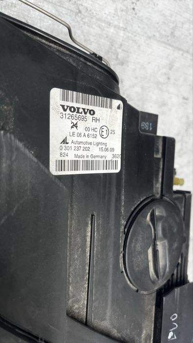 Volvo V50 S40 десен фар