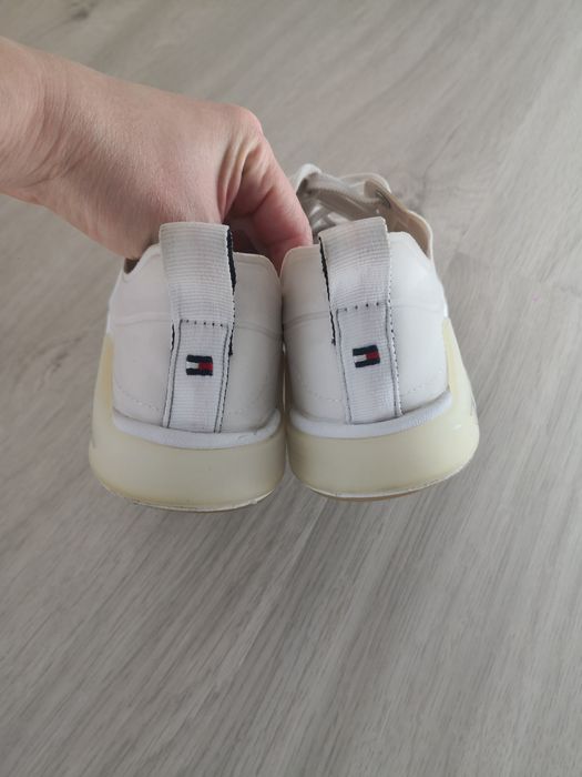 Обувки Tommy Hilfiger