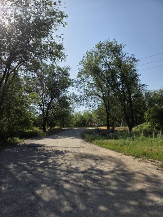 Земля 10 соток вдоль бака