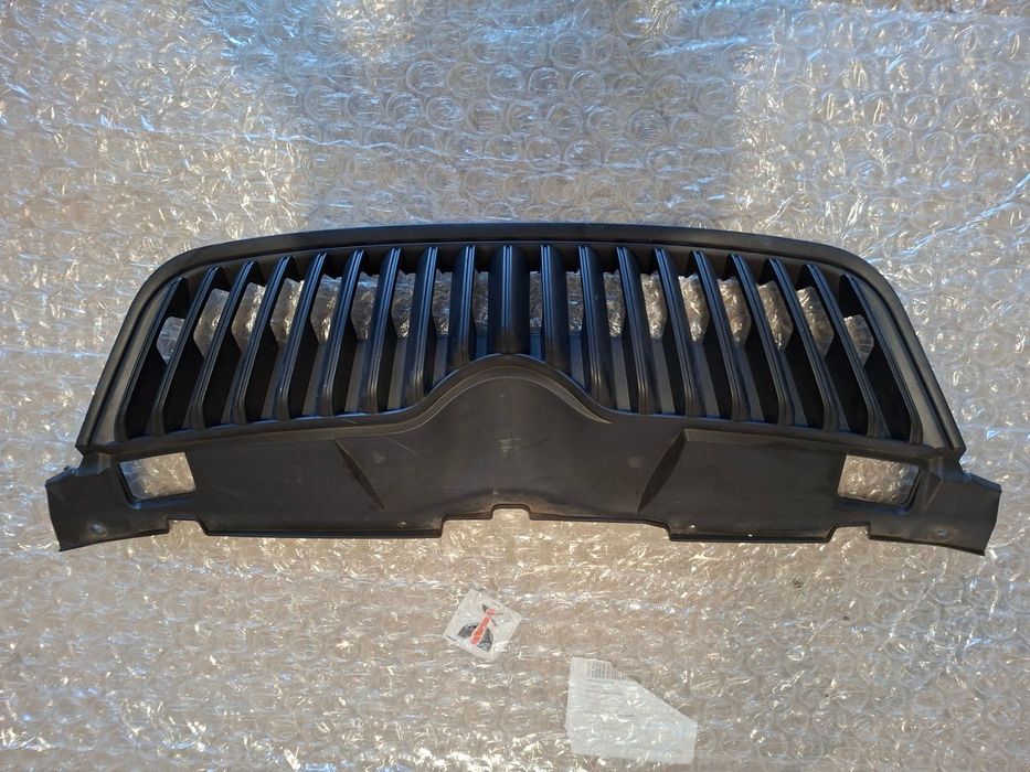 Решетка Skoda Fabiq